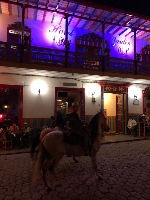 AA0C75BB-38EF-4F05-B184-EE84C185AF2F_1_105_c