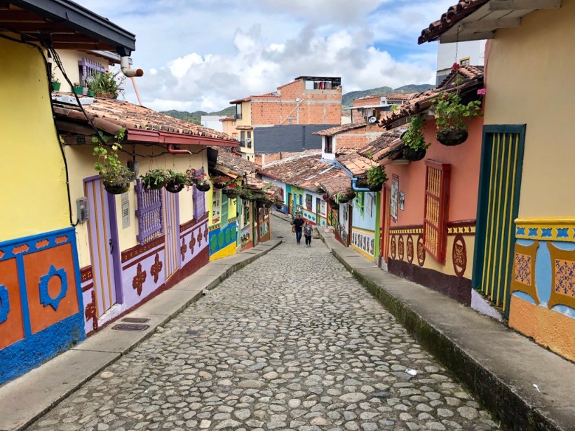 ED030721-C6E9-476F-8977-AF36B7A9C1E5_1_105_c